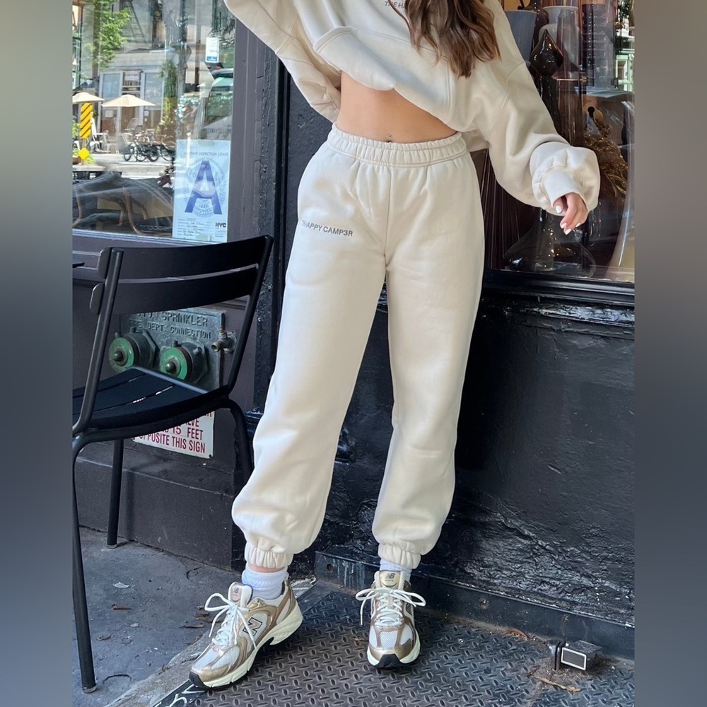 The Happy Camp3r cloud sweatpants beige embroidered soft joggers pockets fleece - Picture 3 of 8